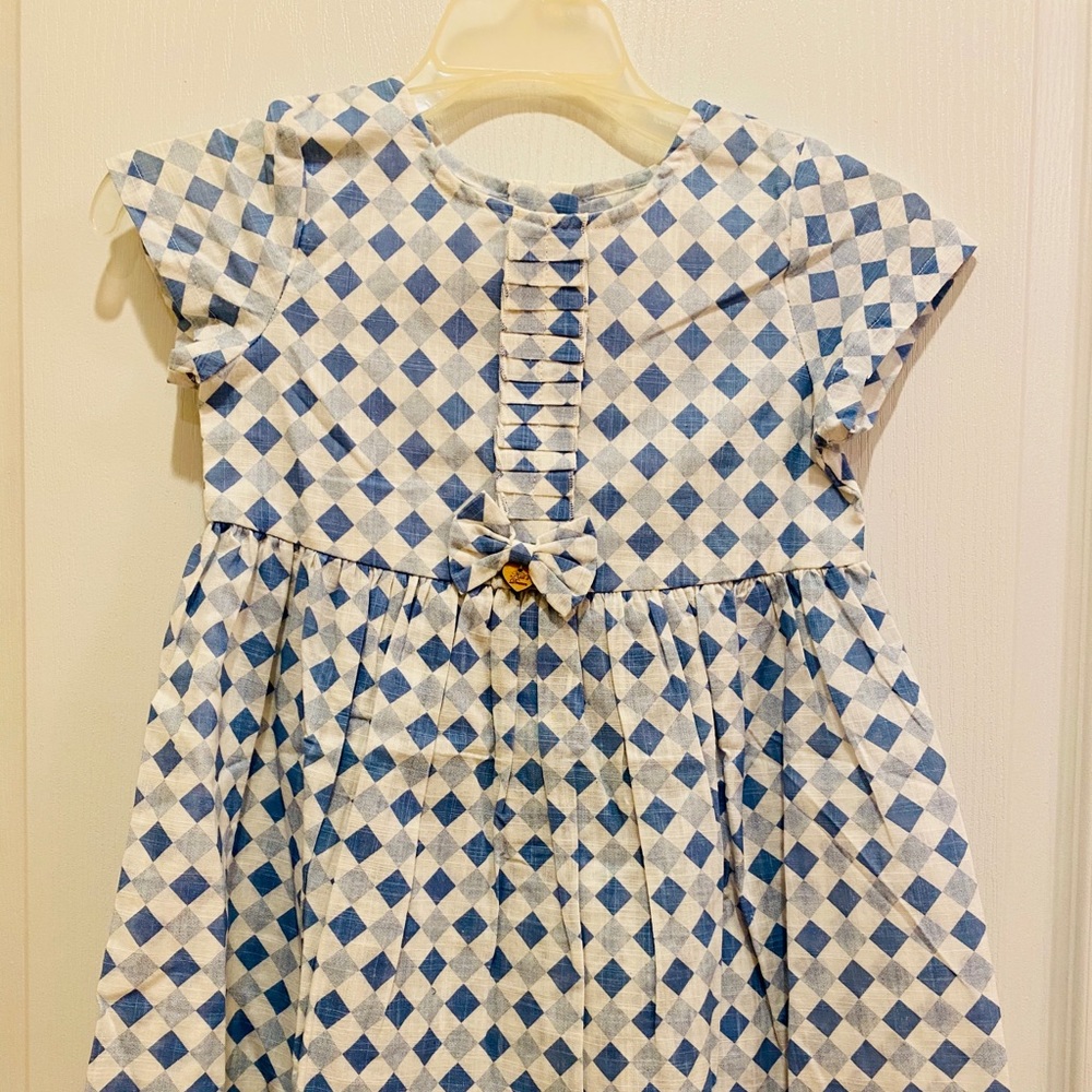 Lightweight girls dress